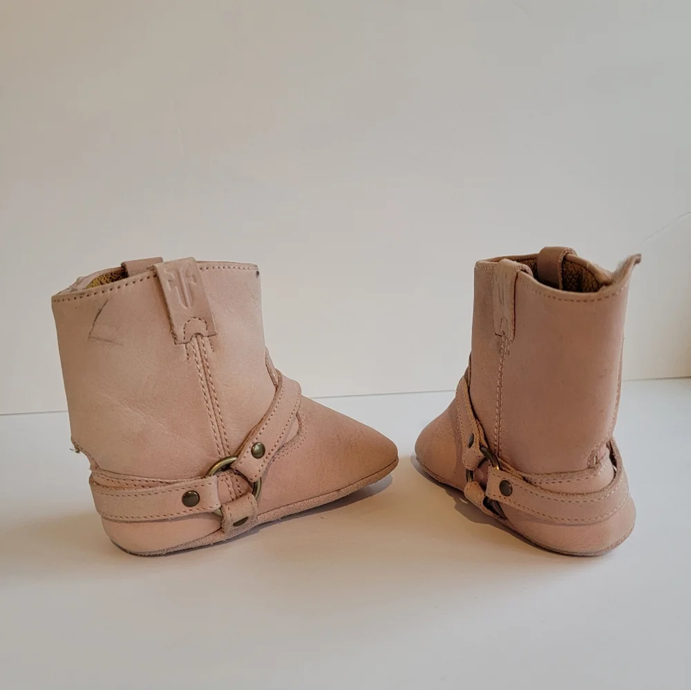 Frye pale pink baby booties 4 M phillip harness shoes boots baby infant newborn